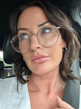 BlondeEtMignonne aus Neuchâtel,Schweiz