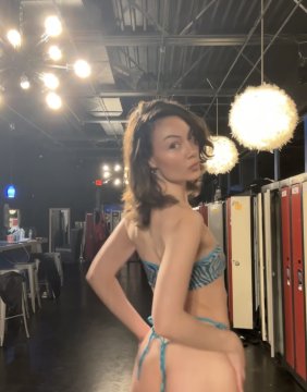 DominateMeNow aus Neuchâtel,Schweiz